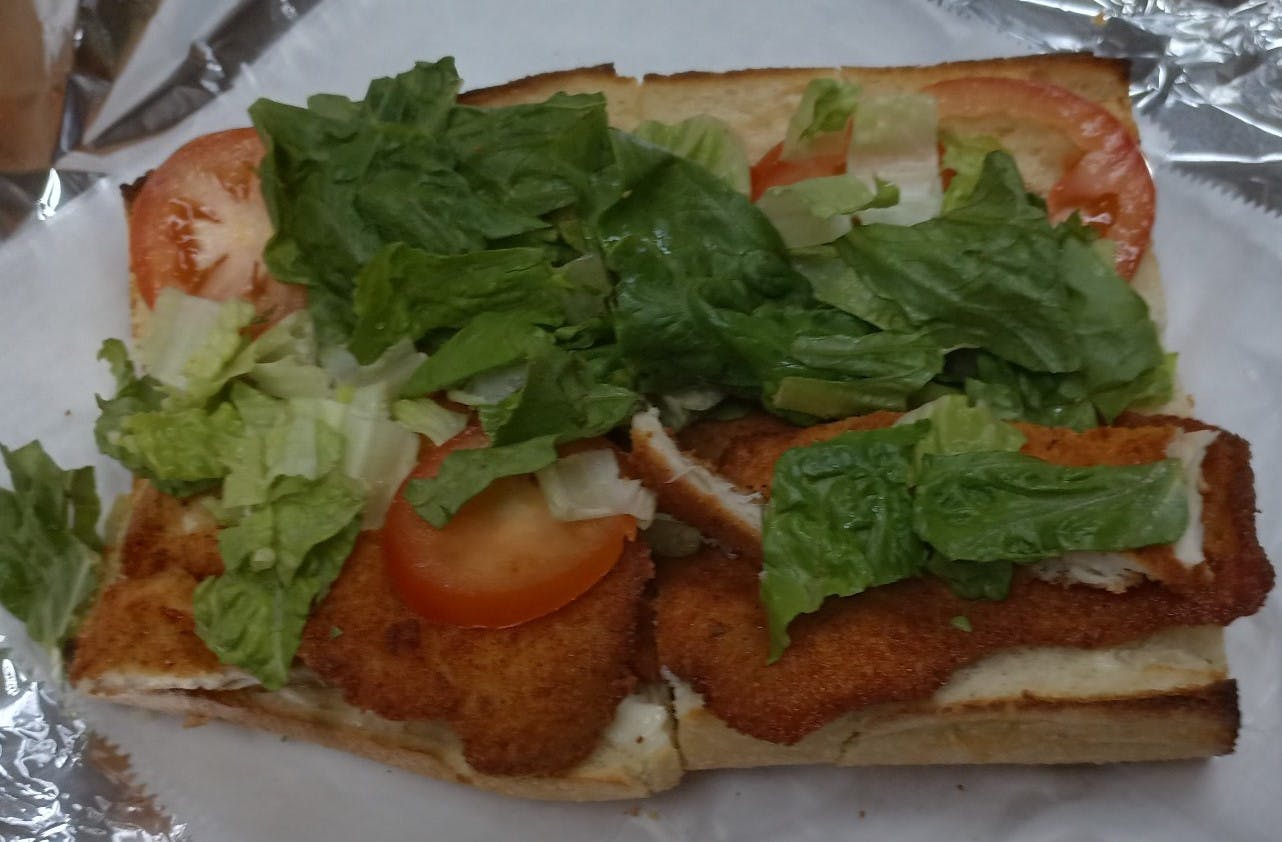 Order Fried Chicken Sandwich - Sandwich food online from Ciccios Pizza store, Brooklyn on bringmethat.com