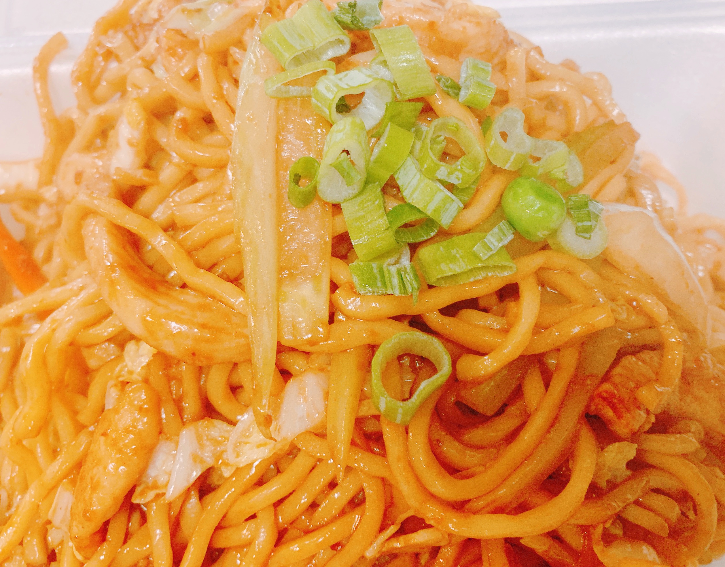 Order Chicken Lo Mein（鸡捞面） food online from China House store, Philadelphia on bringmethat.com