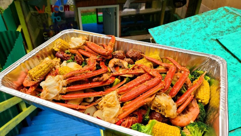Order CRAB LOVERS TRAY food online from LoLo's Seafood Shack store, New York on bringmethat.com