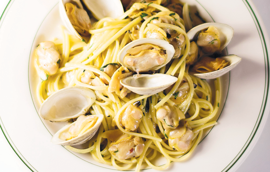 Order Linguini alle Vongole food online from Tre Sorelle store, New York on bringmethat.com