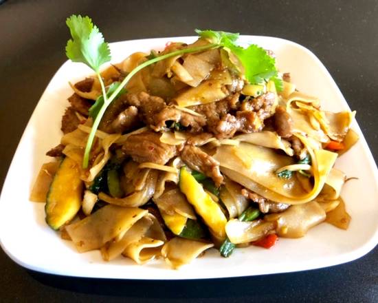 Order Beef Chow Fun food online from East China store, Aurora on bringmethat.com