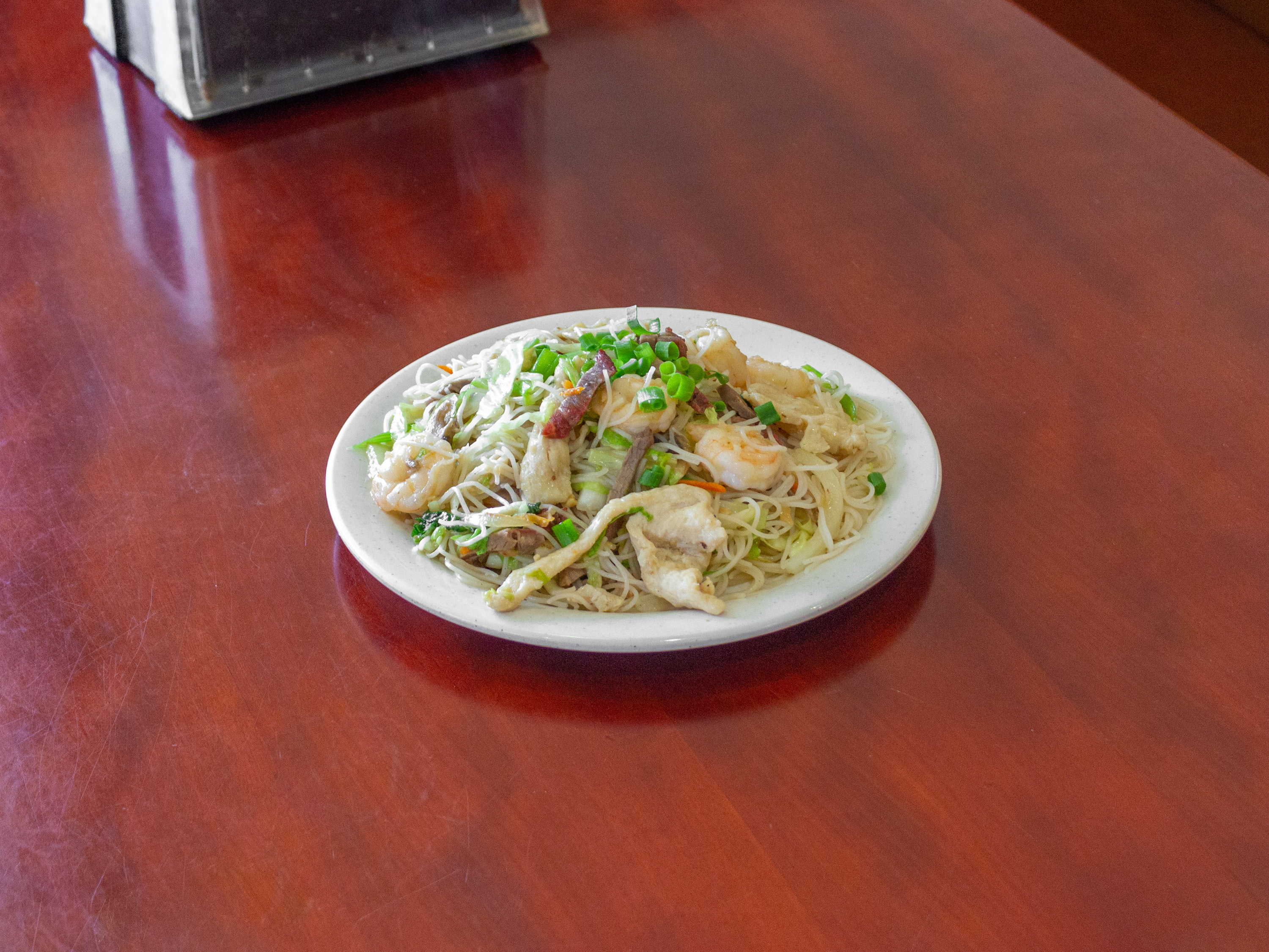 Order 39. Vegetable Lo Mein food online from Mongolian Buffet store, Buffalo on bringmethat.com