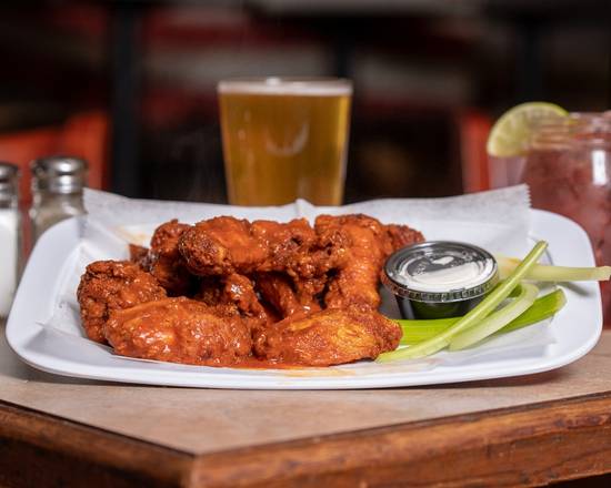 Order Traditional Wings food online from Underdog Bar & Grill store, Haledon on bringmethat.com