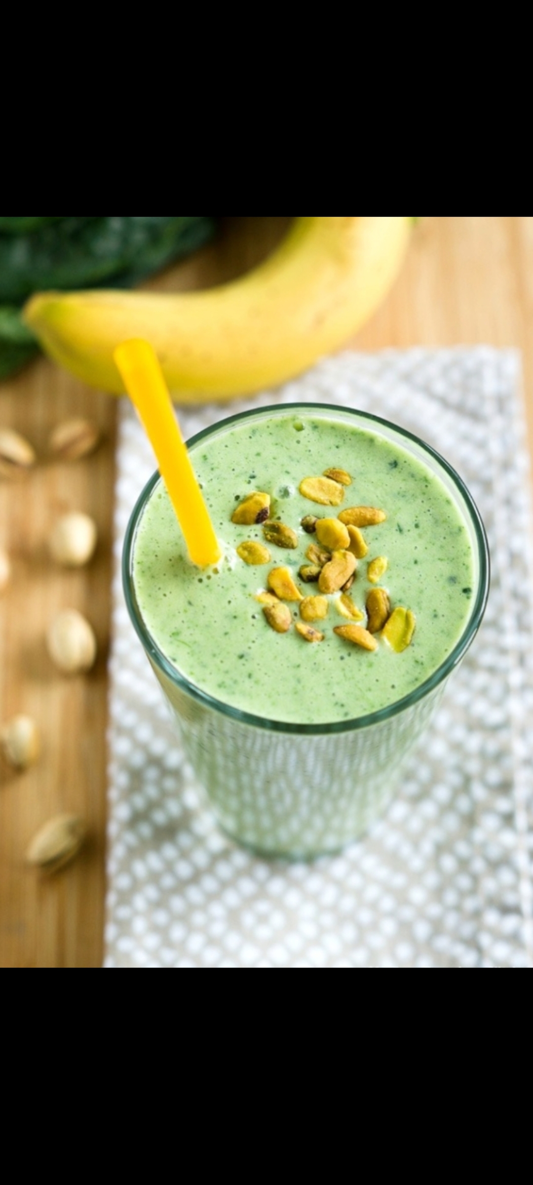 Order Pistachio Smoothie (banana, yogurt, spinach pistachios and almond milk) food online from American Gourmet Foods Deli store, New York on bringmethat.com