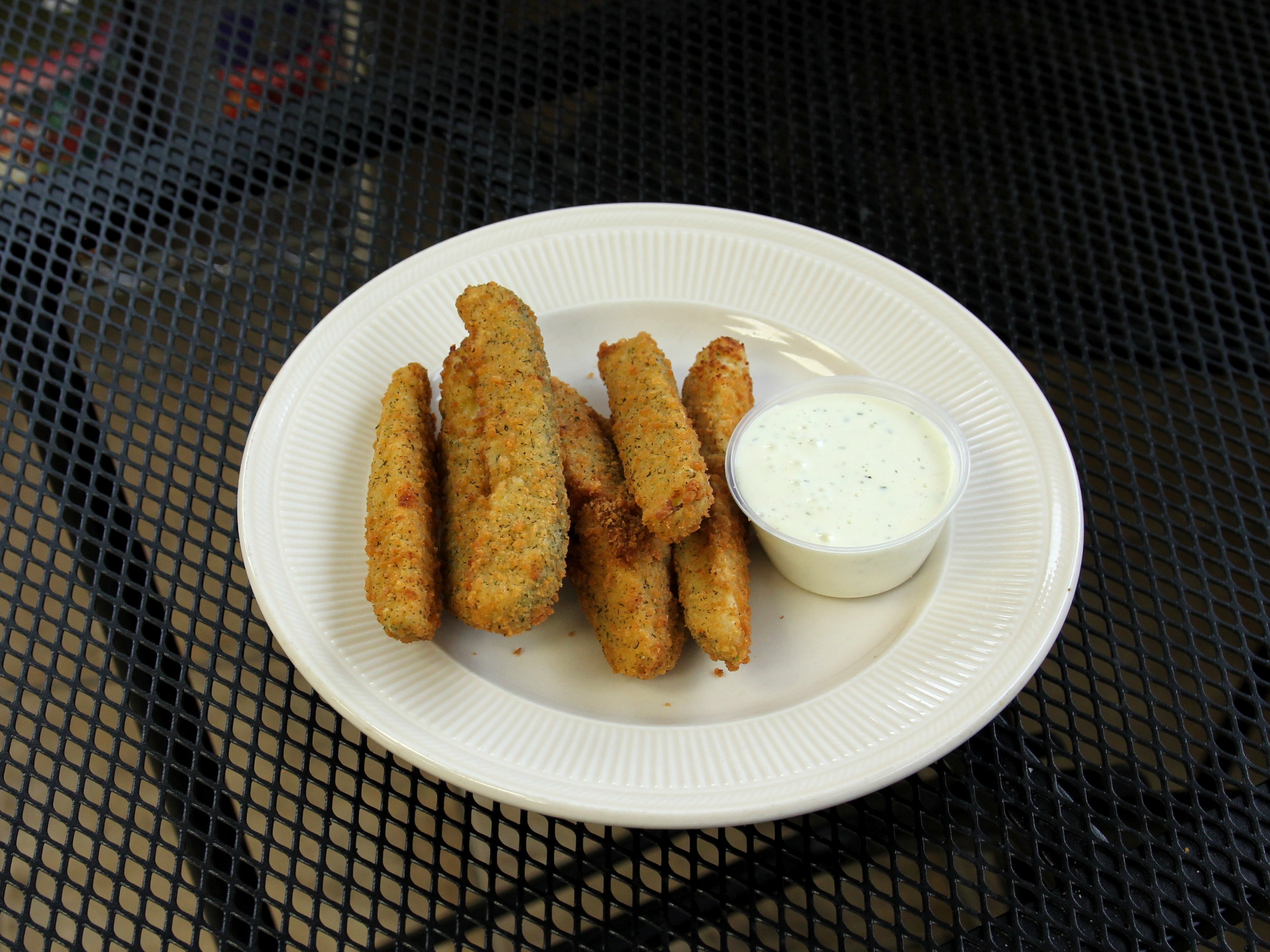 Order Deep Fried Pickle Spears food online from Detroit Wild Wings store, Clinton Township on bringmethat.com