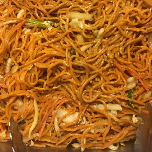 Order 30. Chicken Lo Mein food online from China Buffet store, Wentzville on bringmethat.com