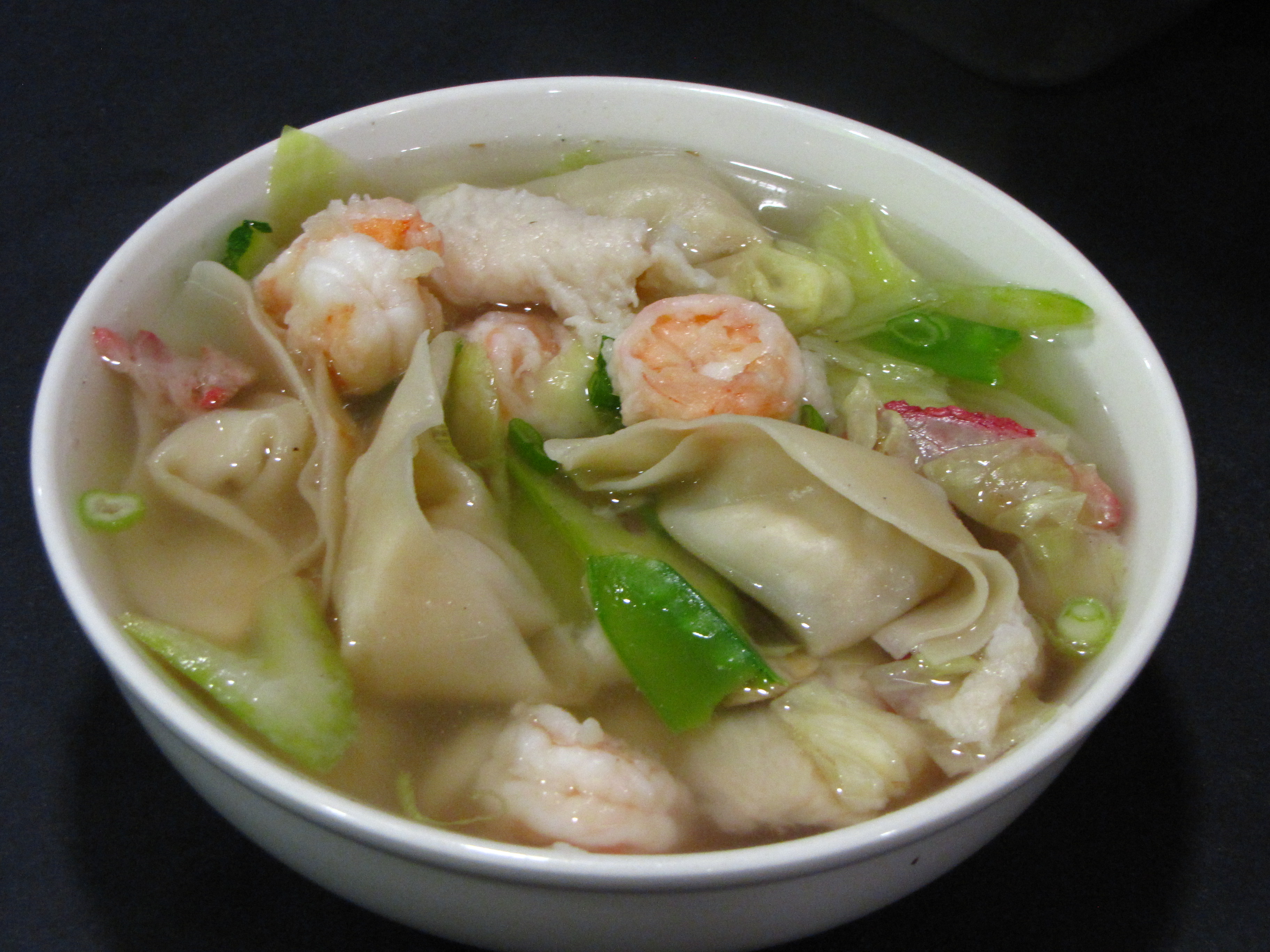 Order 18. Wor Wonton Soup food online from Mandarin Chinese Cuisine store, Covina on bringmethat.com