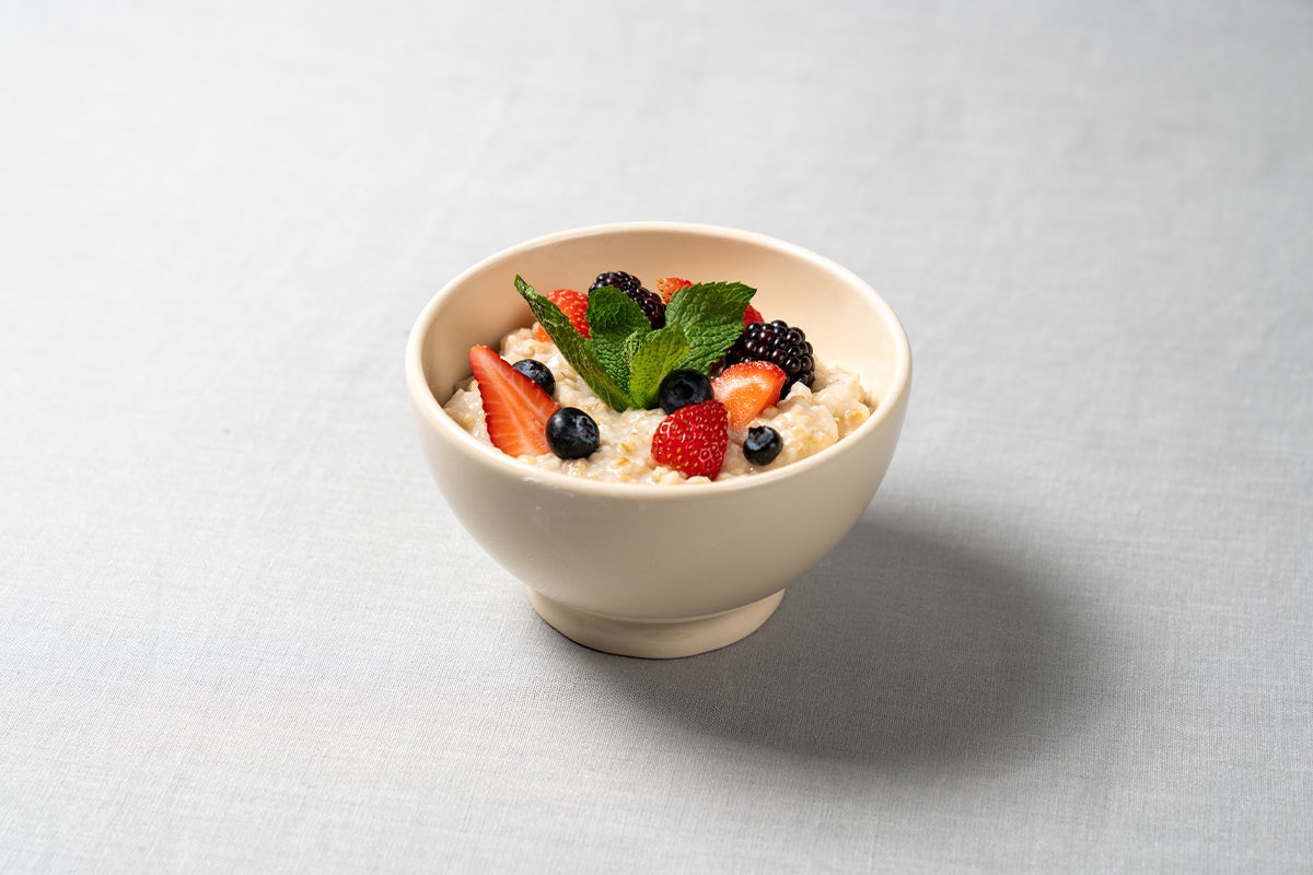 Order Organic Steel-Cut Oatmeal with Fresh Berries food online from Le Pain Quotidien store, Studio City on bringmethat.com