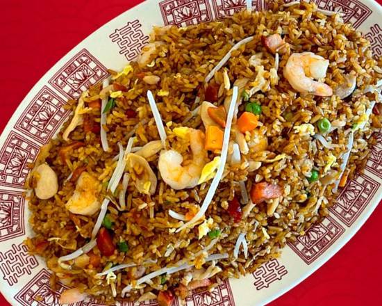 Order House Special Fried Rice (2 people/ 32oz ) food online from Hong Kong Alleys Kitchen store, Union Park on bringmethat.com