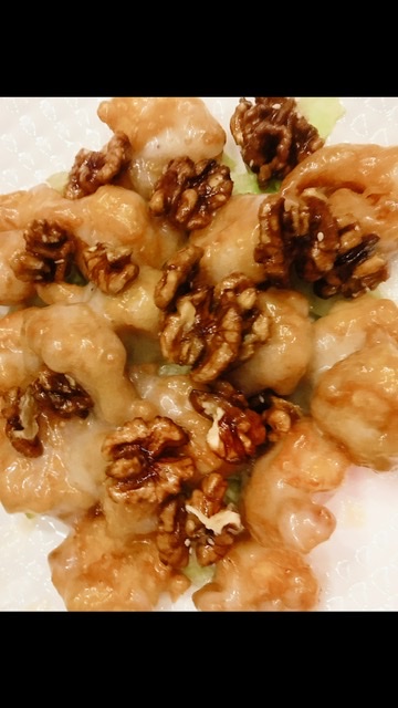 Order Honey Walnut Prawns核桃虾 food online from Mr Dragon store, San Francisco on bringmethat.com