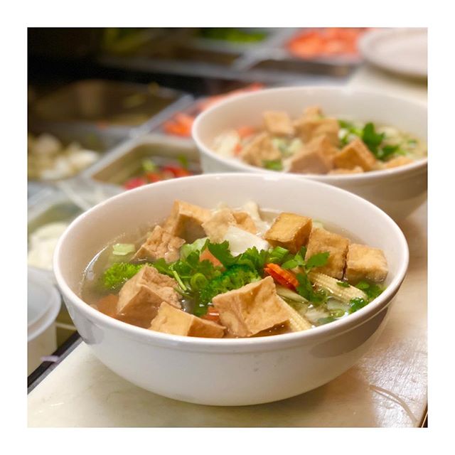 Order 13. Vegetable Soup food online from Aura Thai - Long Beach store, Long Beach on bringmethat.com