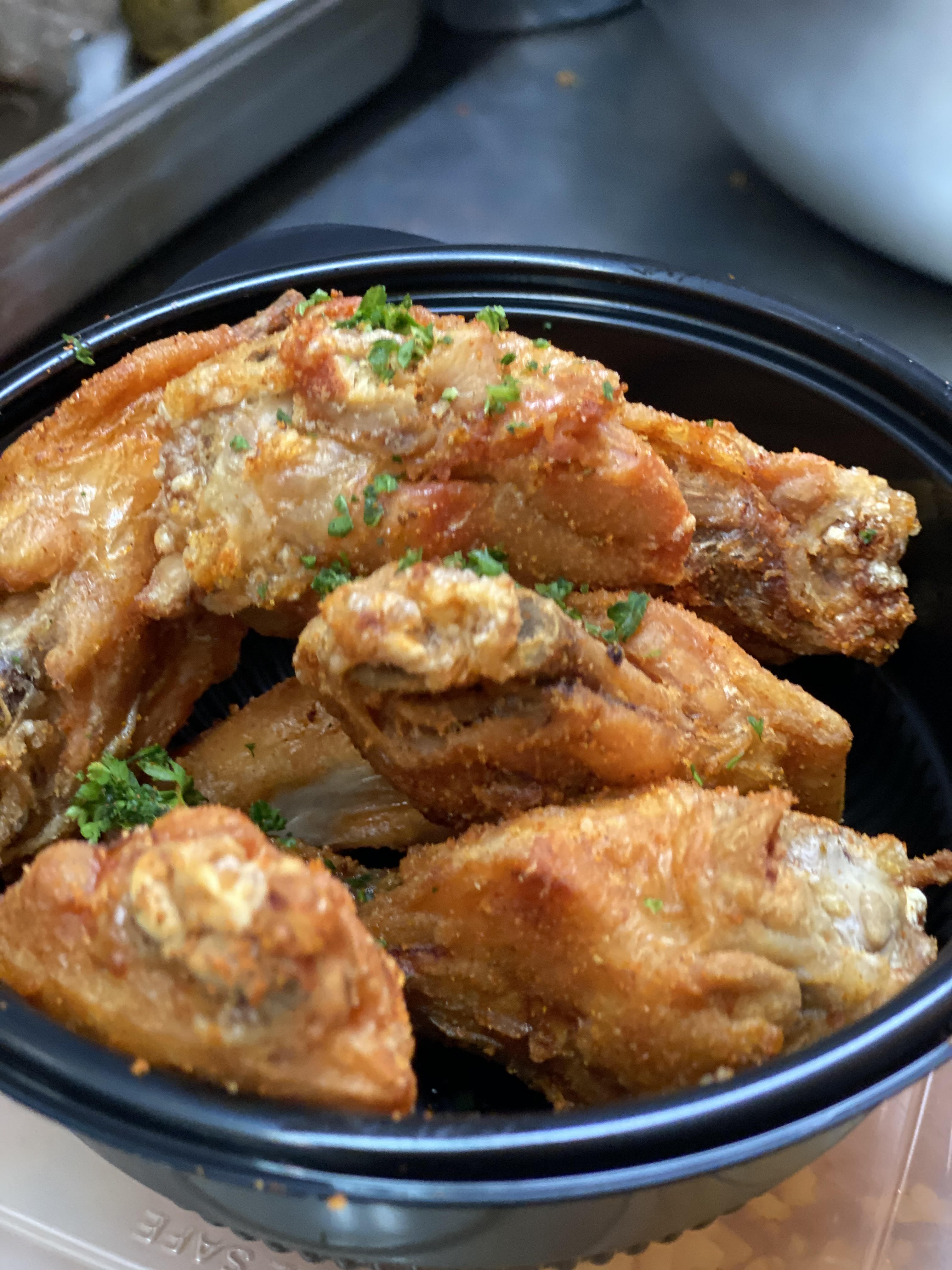 Order 6 Wings food online from Cuzzo's Cuisine store, Charlotte on bringmethat.com