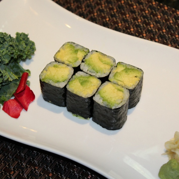 Order R5. Avocado Roll food online from Taste of Asia store, Fort Worth on bringmethat.com