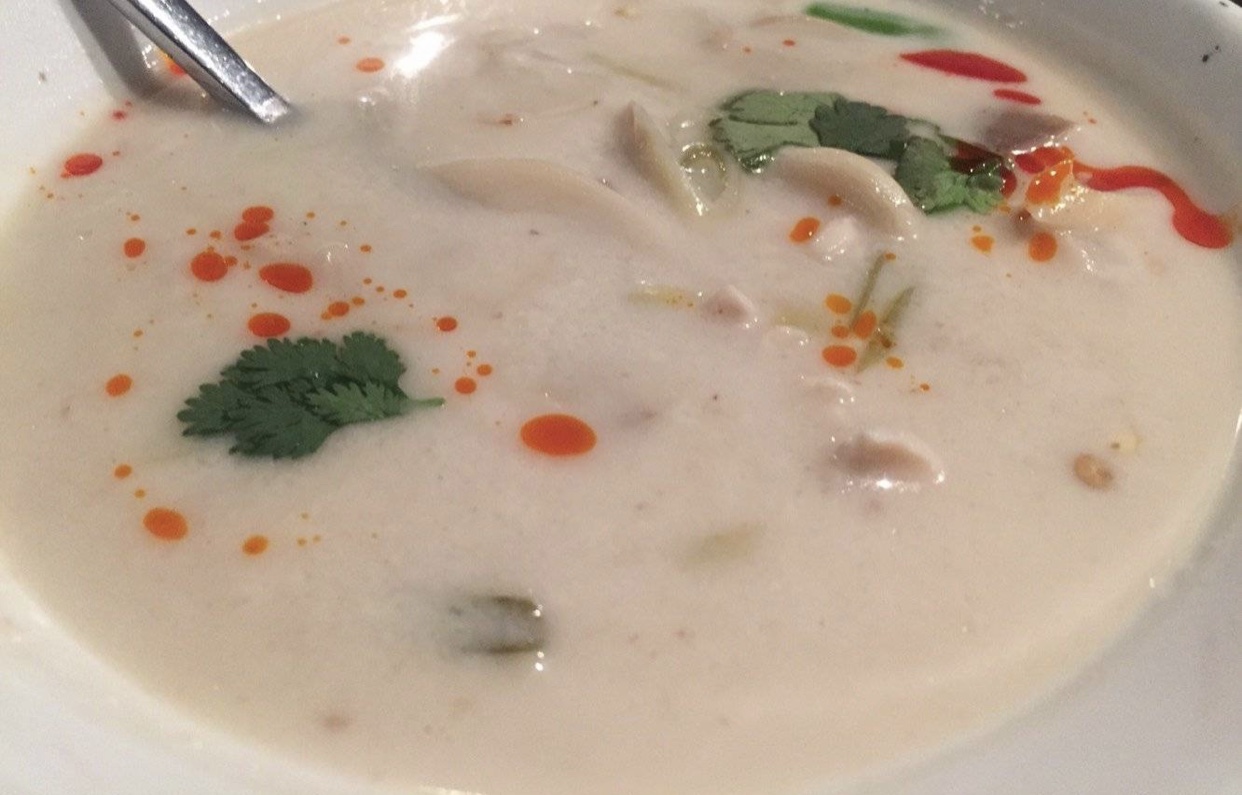 Order Thai Chicken Coconut Soup food online from Tra Ling Oriental Cafe store, Boulder on bringmethat.com
