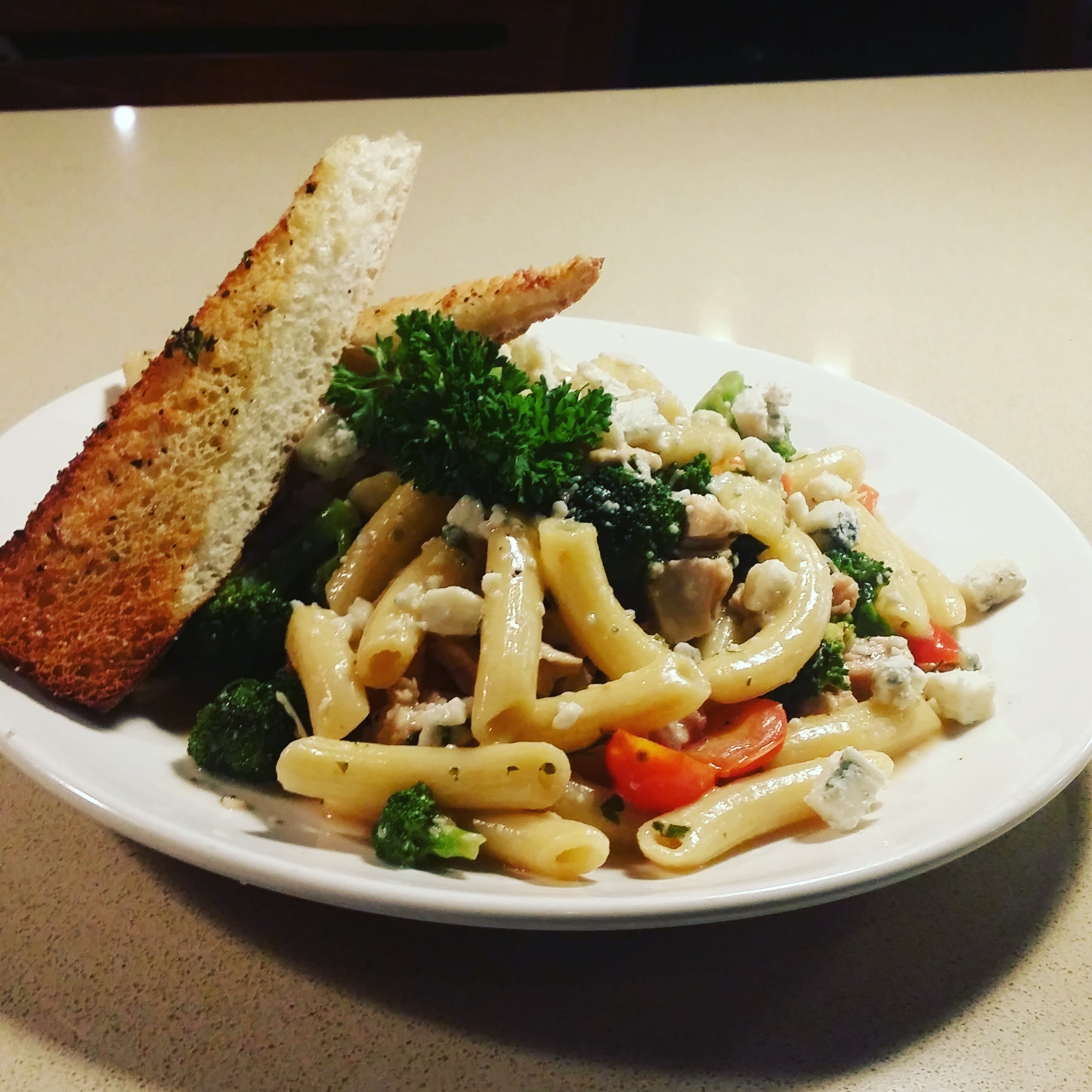 Order Penne Gorgonzola with Chicken food online from Domani Pizzeria & Restaurant store, Seattle on bringmethat.com