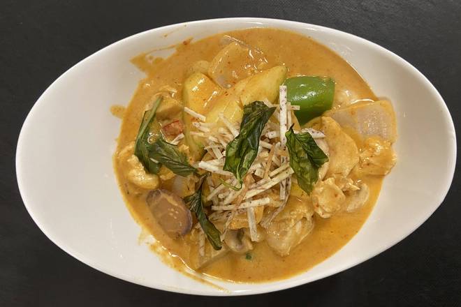 Order  Red Curry food online from Le Dish Asian Fusion store, Hamilton on bringmethat.com