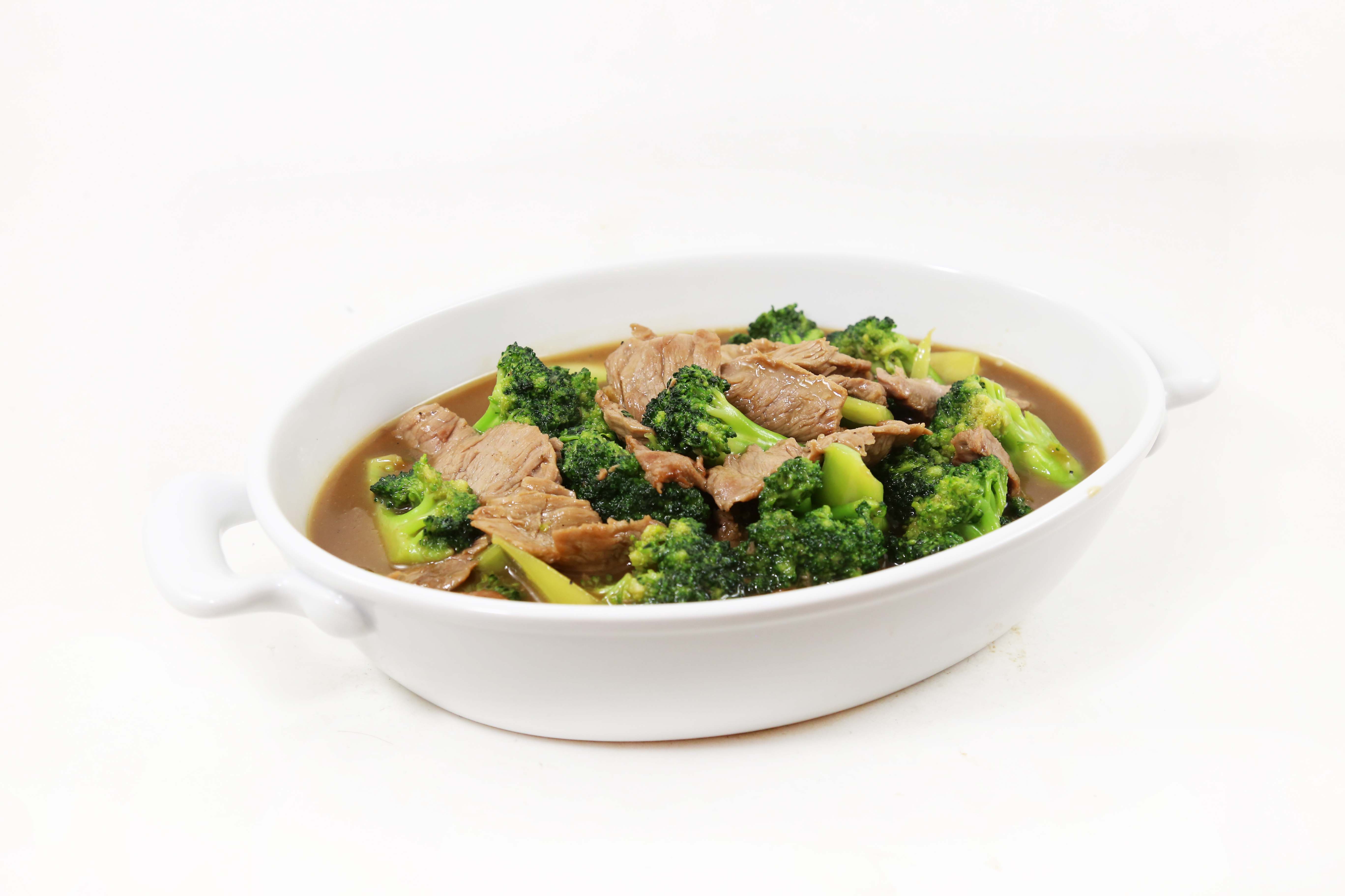 Order 141. Beef Broccoli food online from Eto'O Modern Asian Cuisine store, Chicago on bringmethat.com