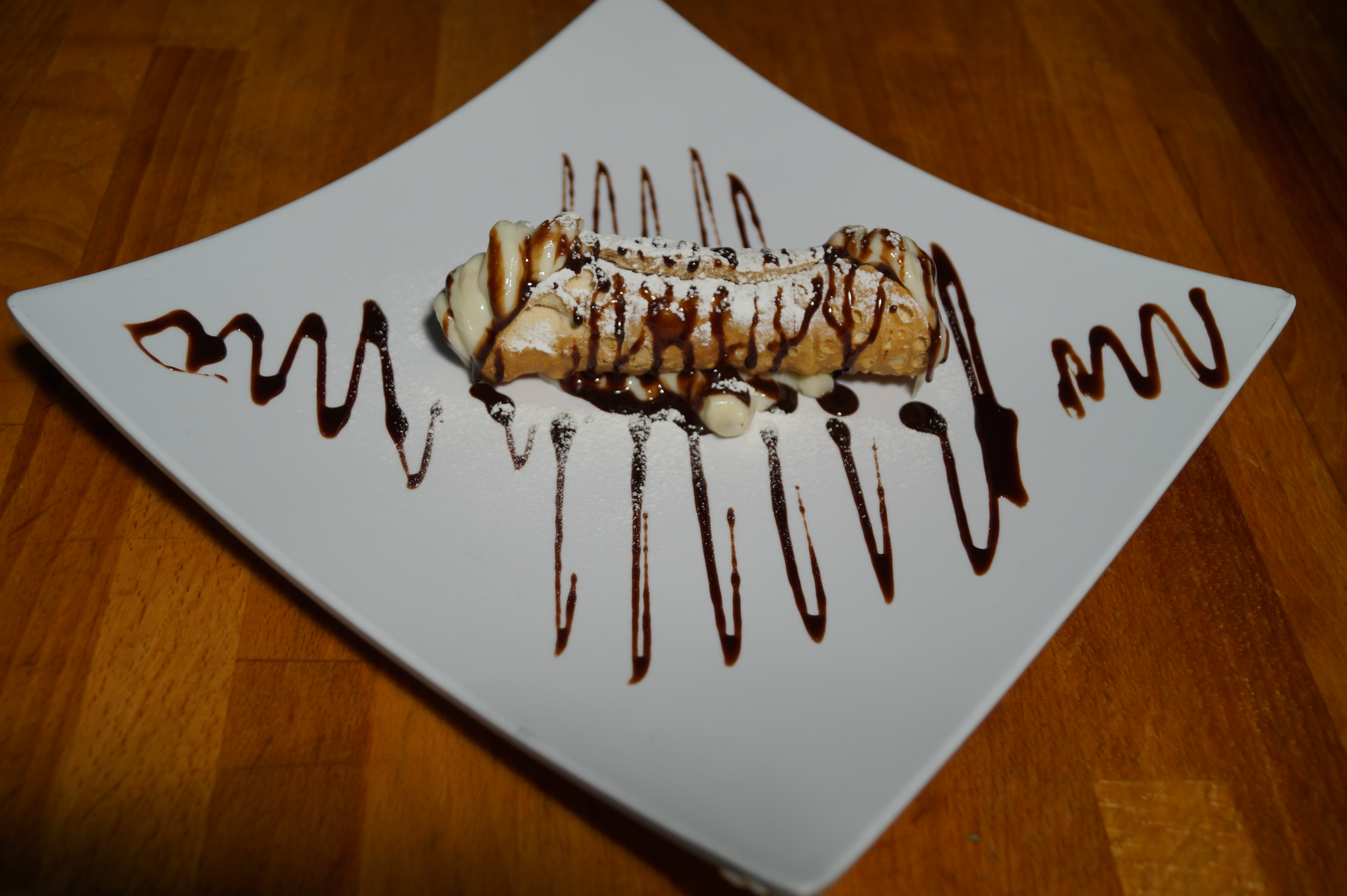 Order Cannoli food online from Pizza Lounge store, Pasadena on bringmethat.com
