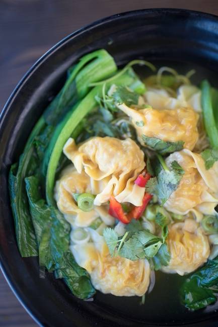 Order 鮮蝦雲吞麵 Shrimp & Pork Wonton Noodle Soup food online from Phoenix Kitchen store, Temple City on bringmethat.com