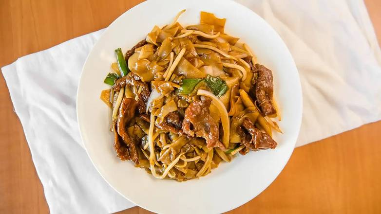 Order Beef Chow Fun food online from Eastern Winds Chinese Restaurant store, Fremont on bringmethat.com