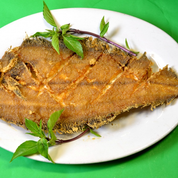 Order 520. Deep-Fried Flounder food online from Fung Wong Chinese Restaurant store, Daly City on bringmethat.com