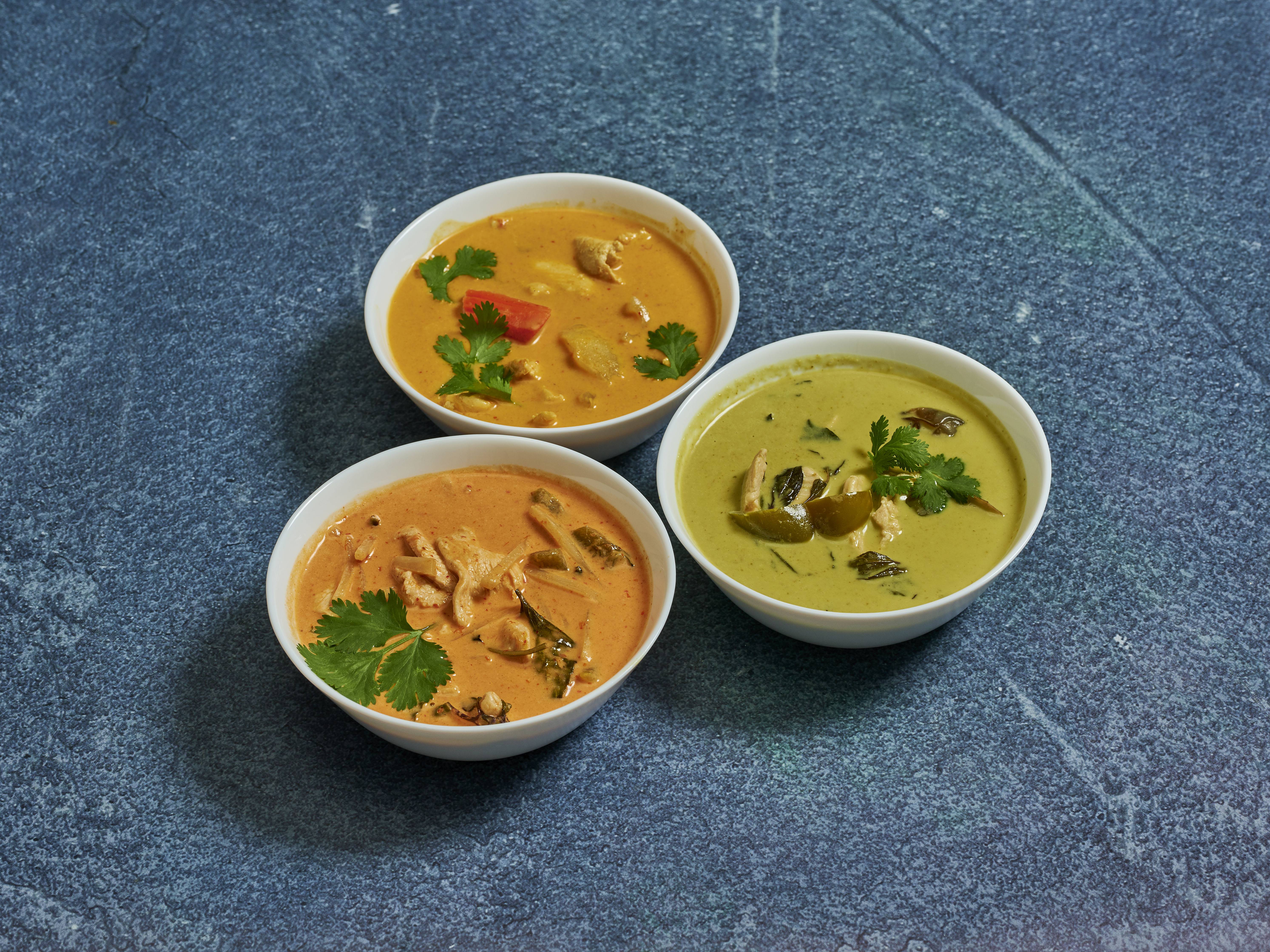 Order 9. Chicken Curry Trio food online from Rattana Thai store, Costa Mesa on bringmethat.com