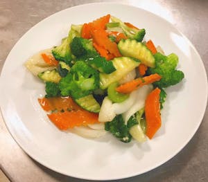 Order Mixed Vegetables with Garlic Sauce food online from Season Kitchen store, Granite Bay on bringmethat.com