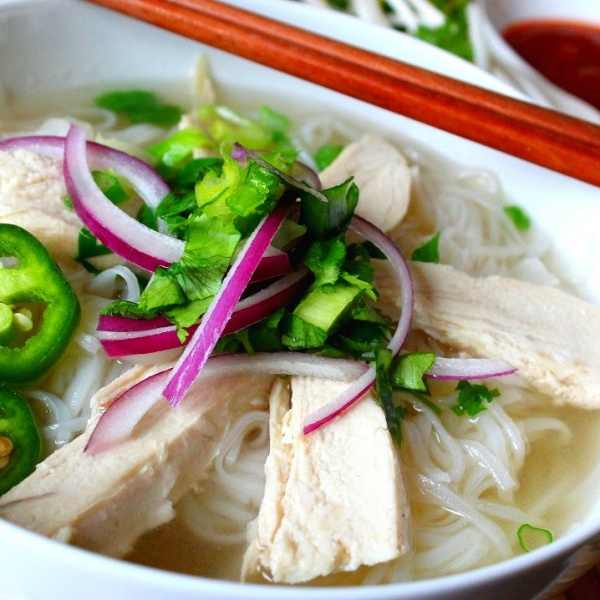 Order Chicken Noodle Soup food online from Pho Cali store, Rocklin on bringmethat.com