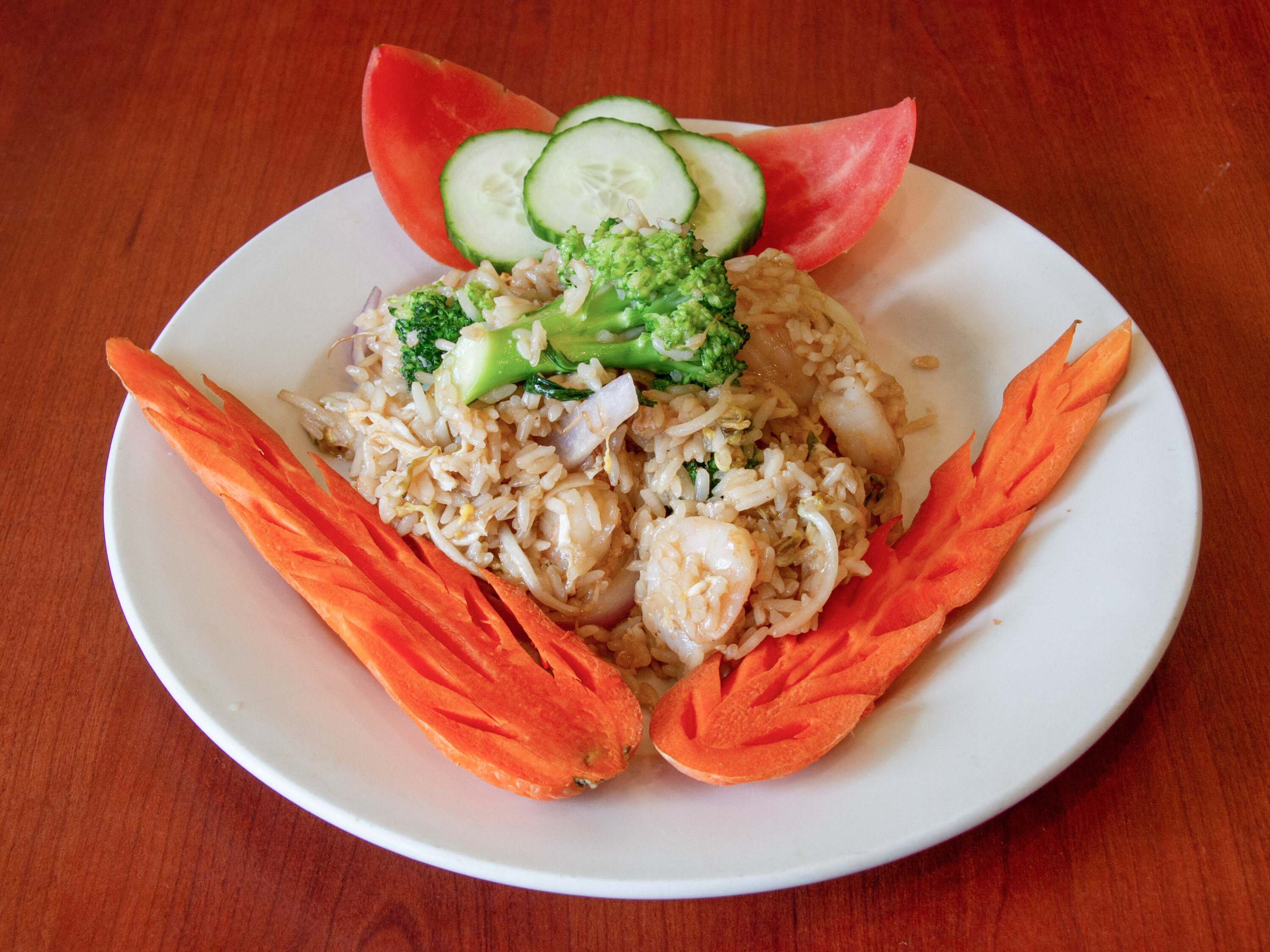Order F5. Chef's Special Fried Rice Dinner food online from Orchid Thai store, Detroit on bringmethat.com