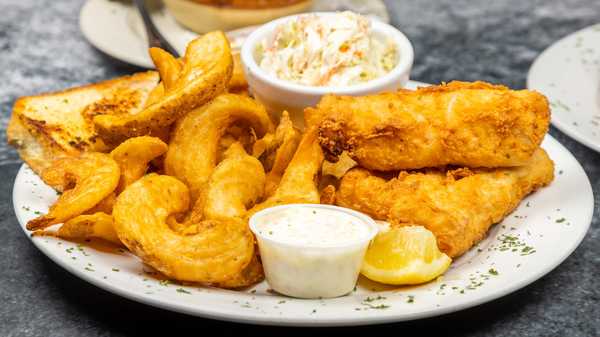 Order Fish and Chips food online from Murphy Pub & Grill store, Rockford on bringmethat.com