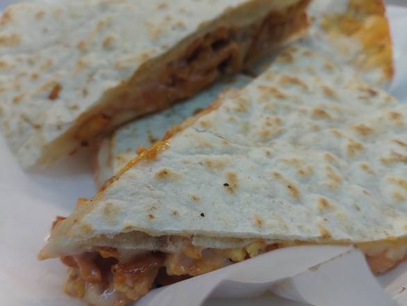 Order Quesadillas de pollo food online from Peralta Brentwood Deli Grocery store, Brentwood on bringmethat.com