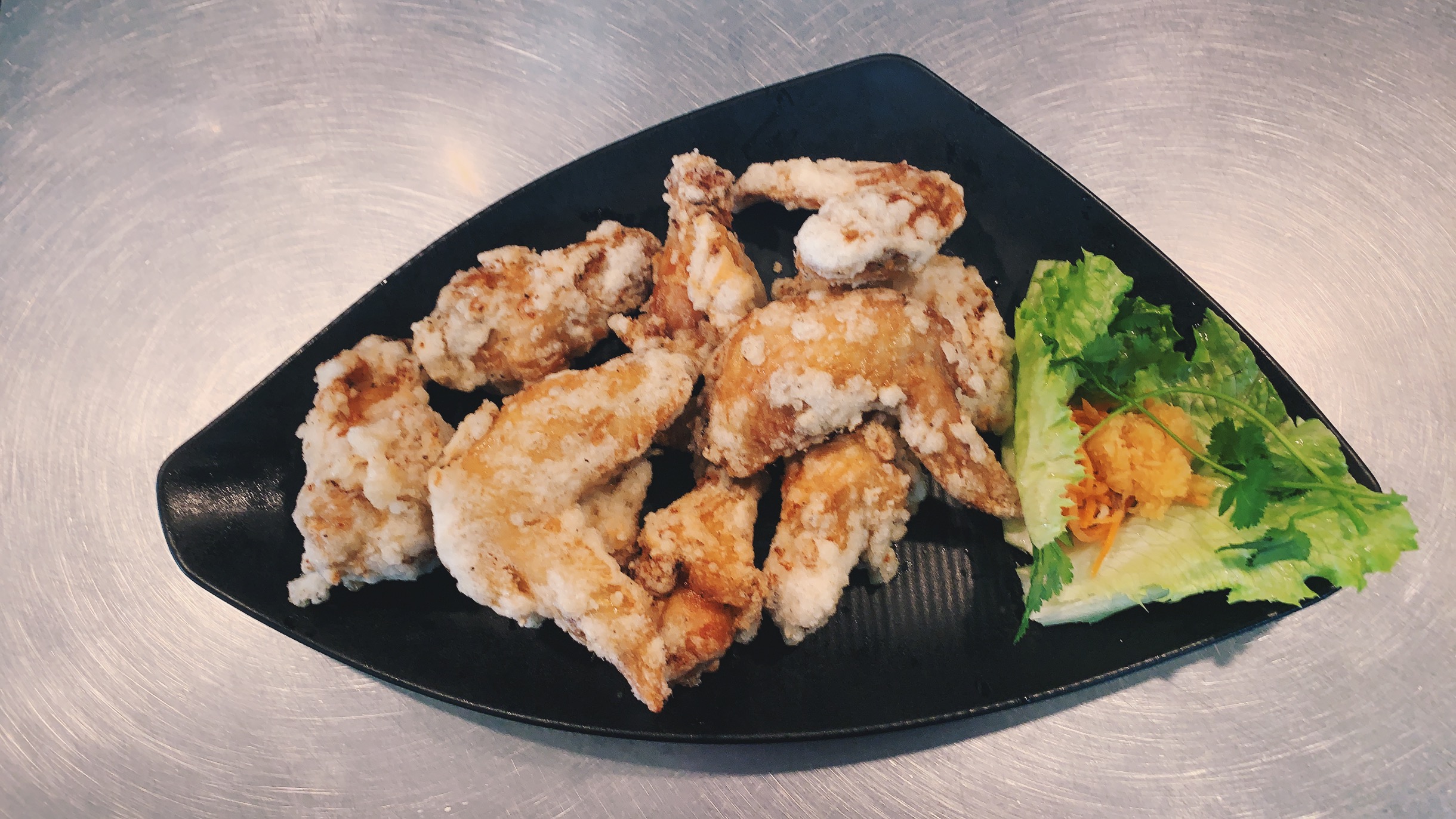 Order A2. Fried Garlic Chicken Wings food online from Pho the Bowl store, Laguna Niguel on bringmethat.com