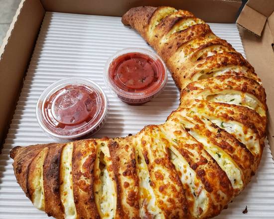 Order Calzone food online from Dalia Pizza store, Ontario on bringmethat.com