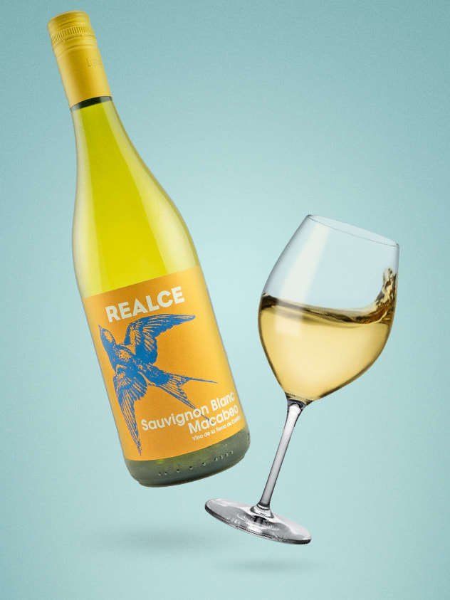 Order Realce Sauvignon Blanc Macabeo Blend food online from Simply Wine store, New York on bringmethat.com