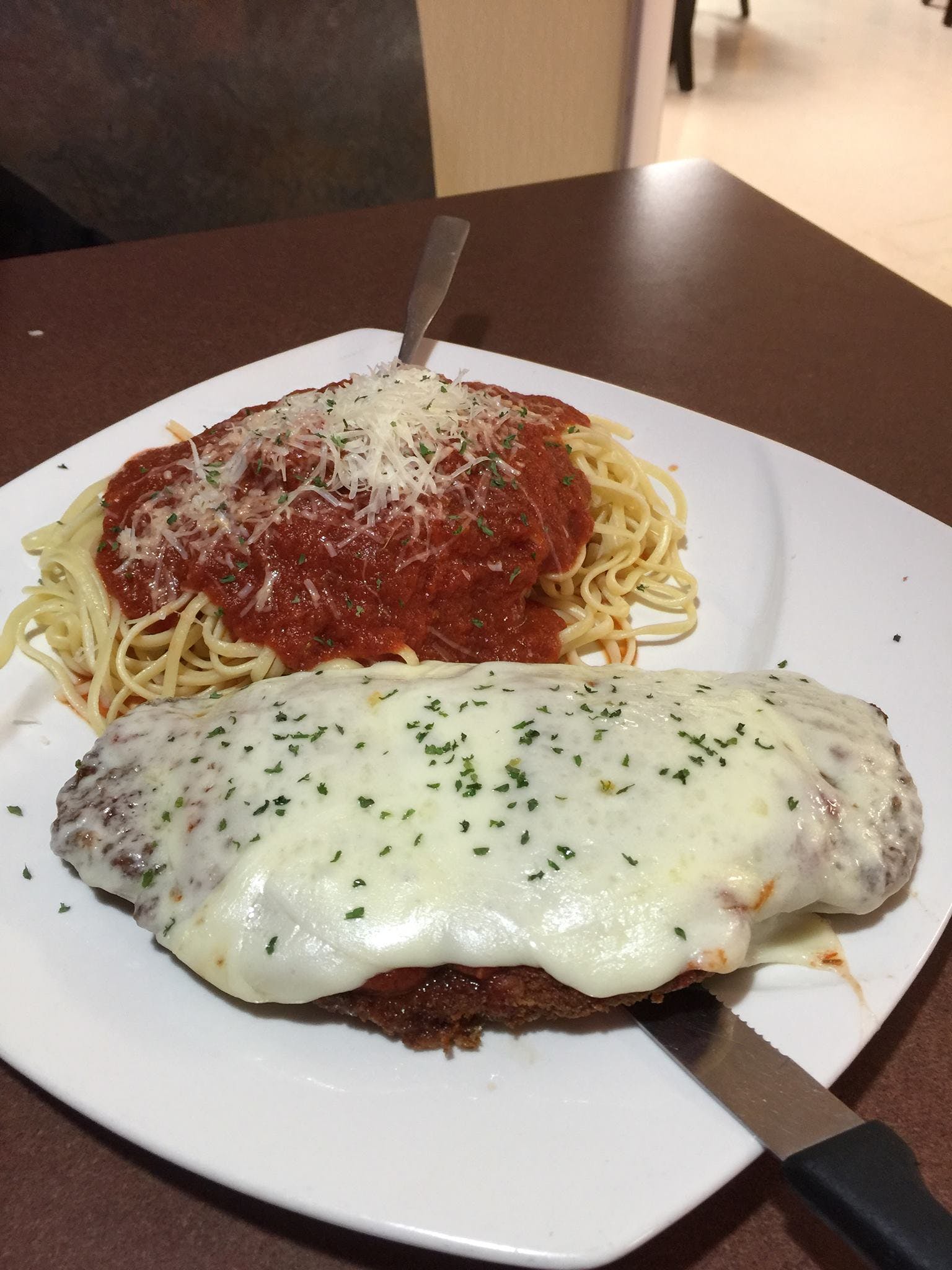 Order Spaghetti with Chicken - Pasta food online from Brad's Pizza store, Carlisle on bringmethat.com