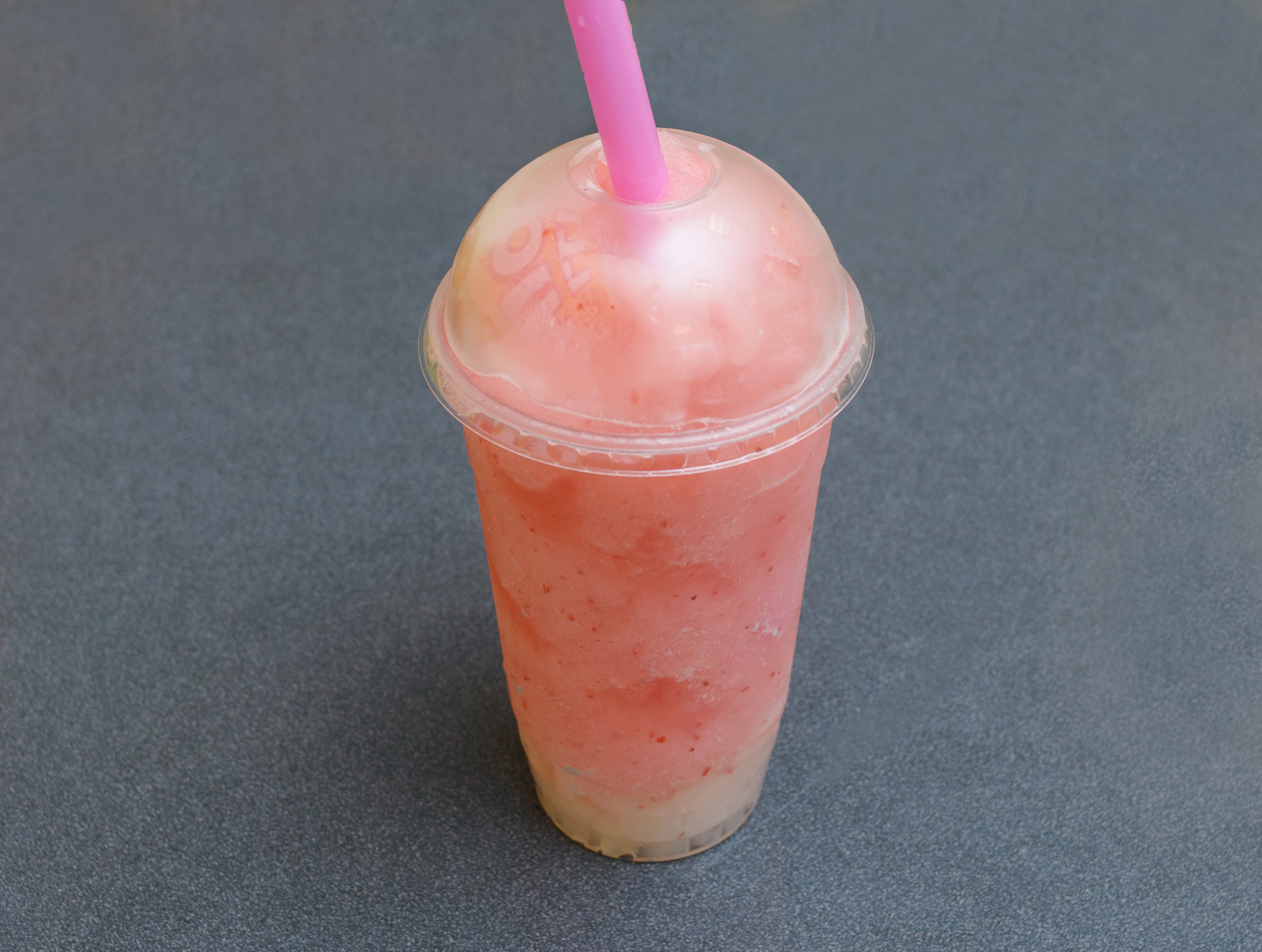 Order Strawberry Smoothie food online from Lollipop Chicken Wings store, Mount Prospect on bringmethat.com