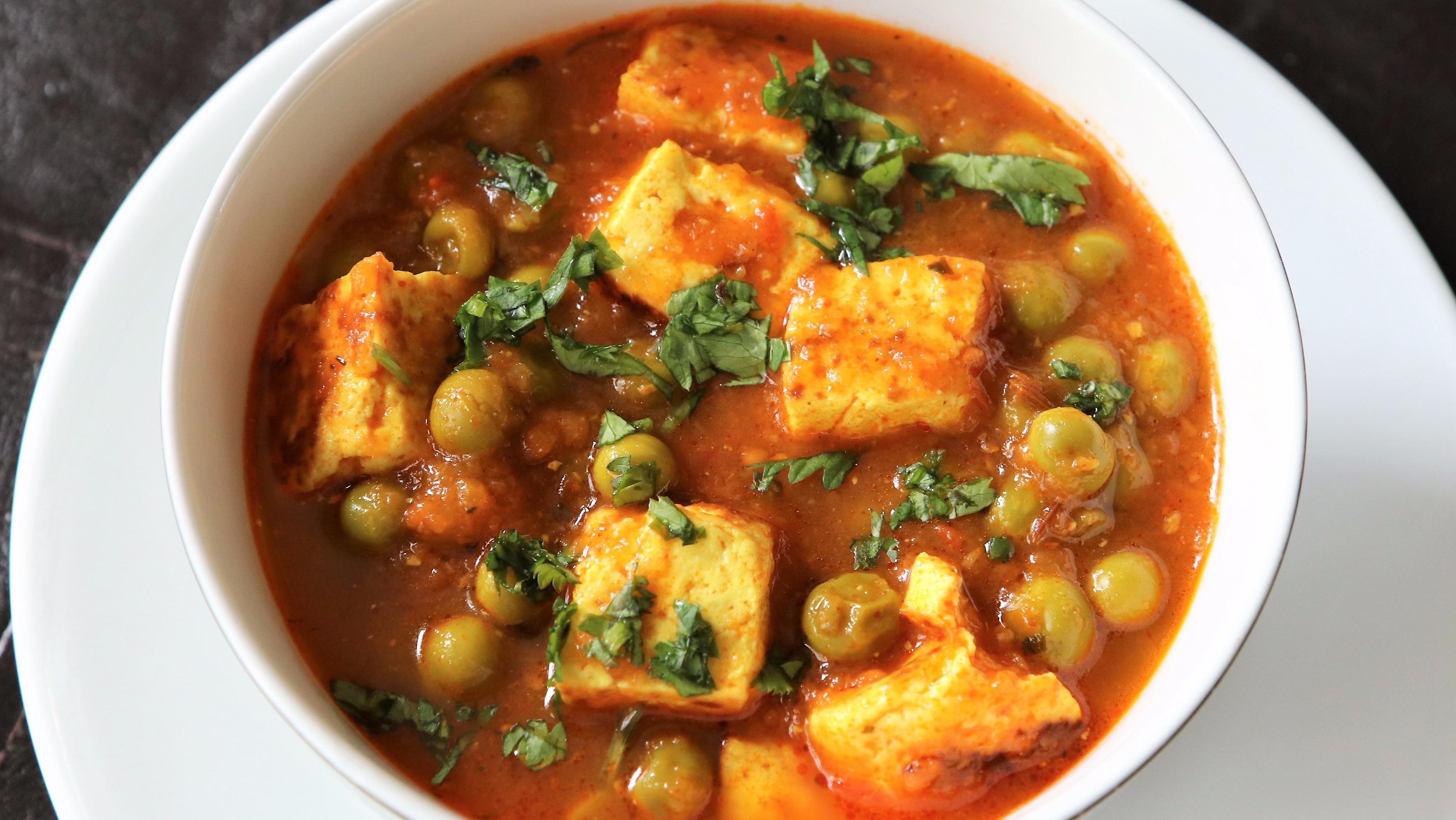 Order Mutter Paneer food online from Swadist store, Jersey City on bringmethat.com