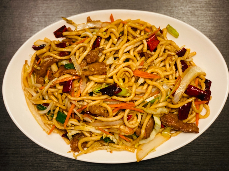 Order Stir-Fried Noodle w. Dry Chili food online from Katy Dumpling store, Oak Park on bringmethat.com