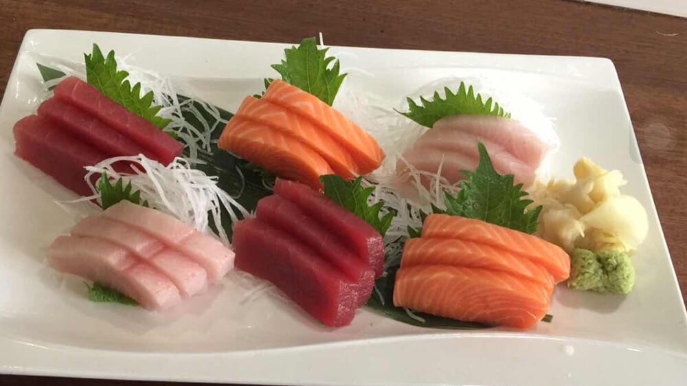 Order  Tri-Color Sashimi Lunch food online from Sushi para japanese restaurant store, New York on bringmethat.com