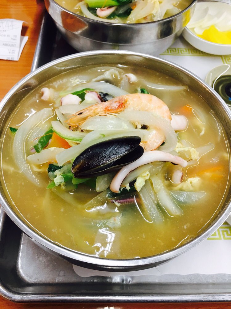 Order Spicy Seafood Noodle Soup food online from Han Nam store, Fort Lee on bringmethat.com