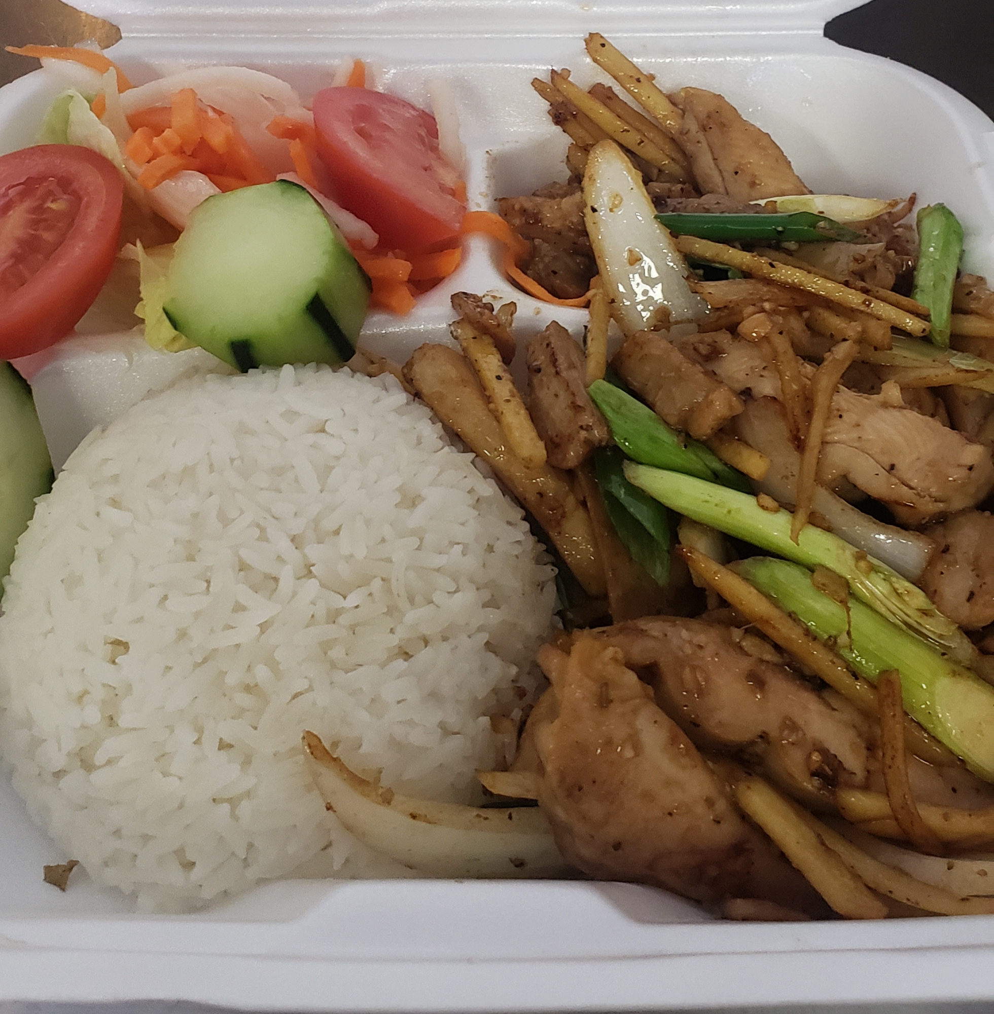 Order R8. Ginger Chicken food online from I Love Pho Menudo And Taco store, Fresno on bringmethat.com