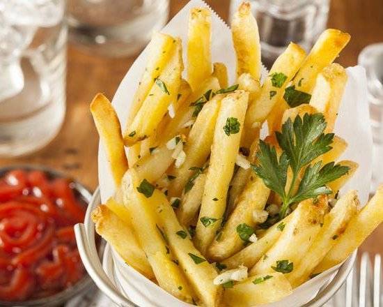 Order Garlic Fries food online from Roman'S Pizza Oven store, San Mateo on bringmethat.com