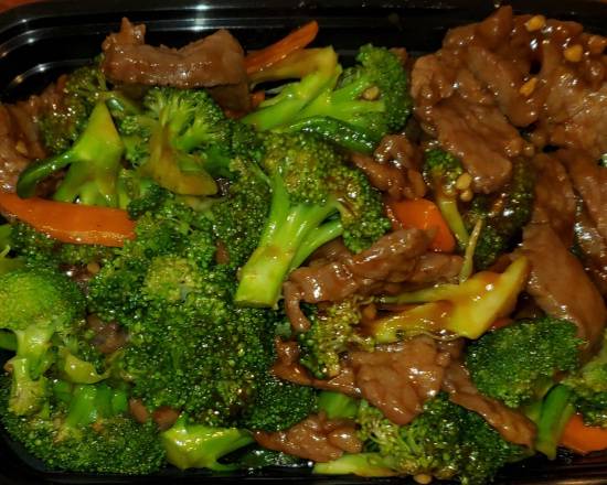 Order Broccoli Beef 西兰牛 food online from Canton Phoenix store, Tigard on bringmethat.com