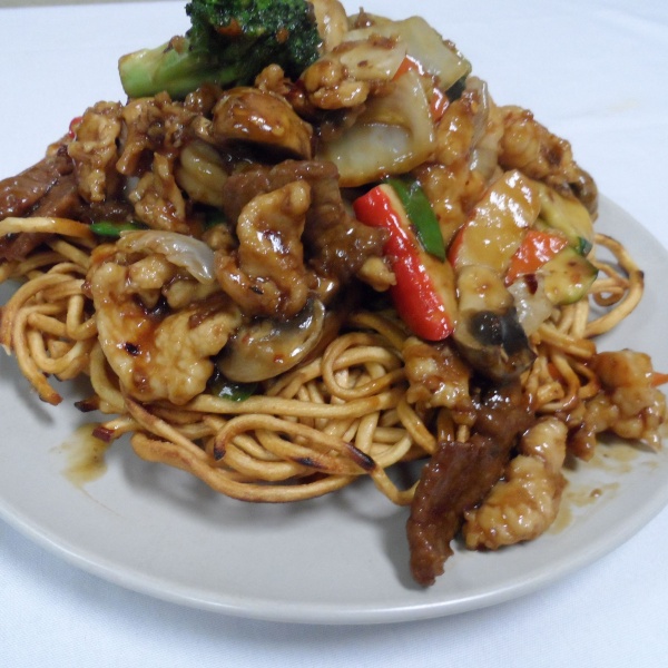 Order 105. Combo Pan Fried Noodle food online from Oriental Express store, Old Forge on bringmethat.com