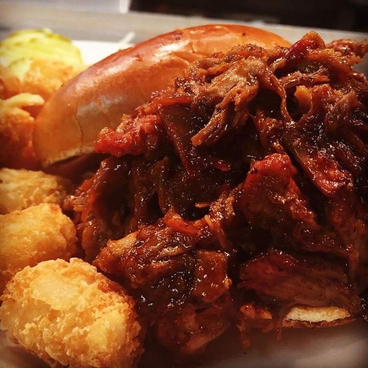 Order BIG PIG OUT food online from Austin's Saloon store, Libertyville on bringmethat.com