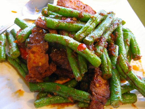 Order Spicy String Bean with Crispy Pork food online from Thai Fiesta Cafe store, Paramount on bringmethat.com