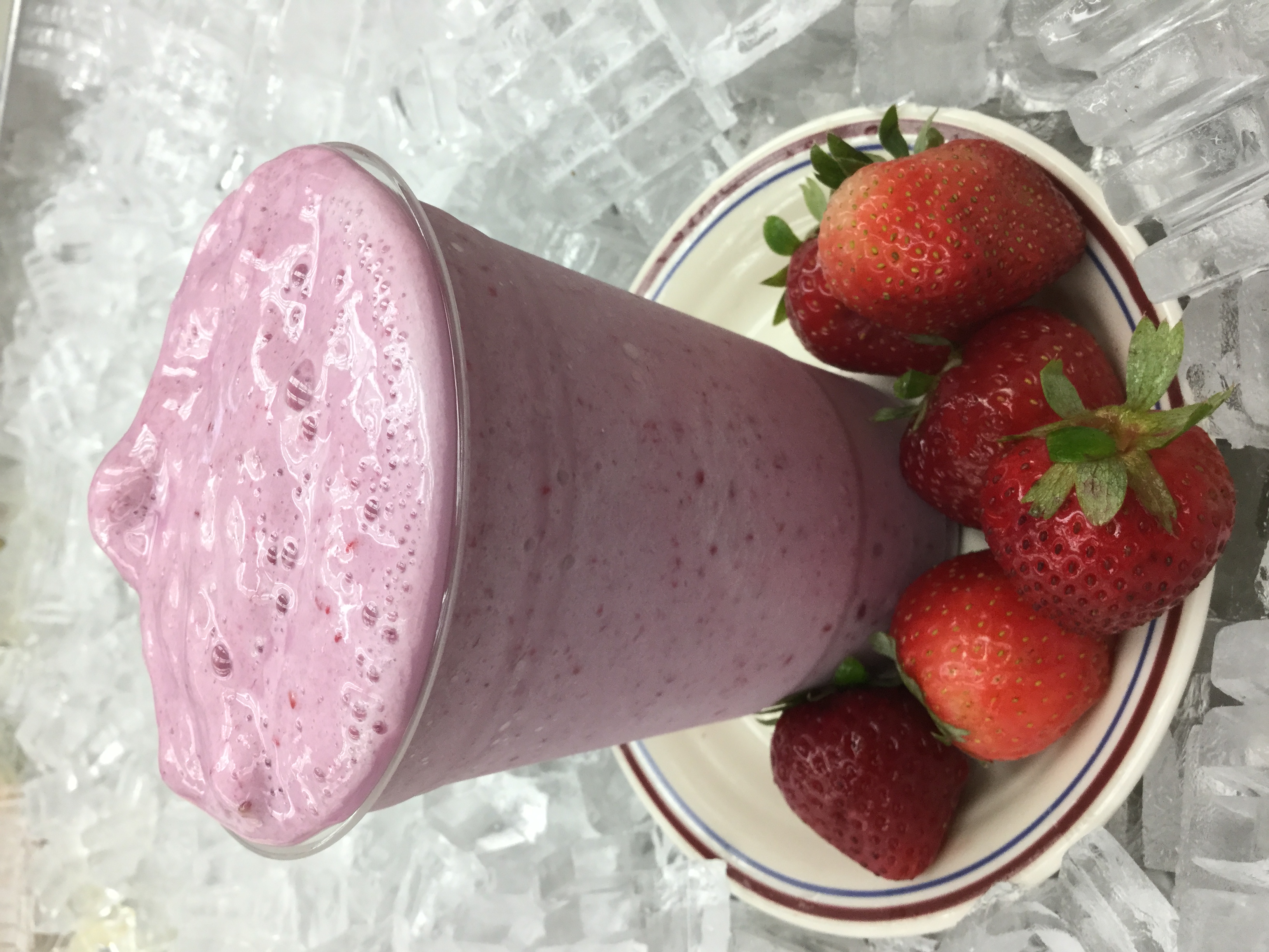 Order Blueberry Strawberry Yogurt Shake food online from Juice Bar Plus store, New York on bringmethat.com