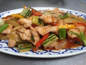 Order E30. Pad Sweet & Sour Sauce ผัดเปรยวหวาน food online from Amazing Thai Cuisine store, Broken Arrow on bringmethat.com