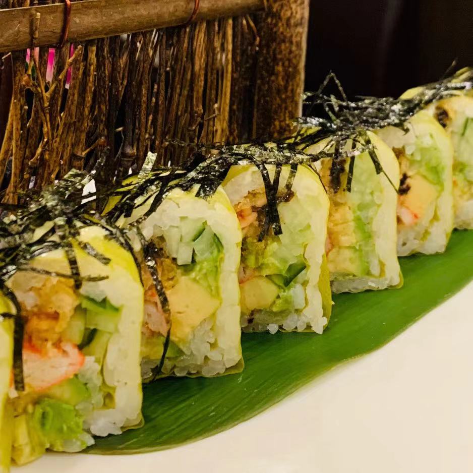 Order S10. Green Monster Roll (8pcs) food online from Red 88 Asian Bistro store, South Jordan on bringmethat.com