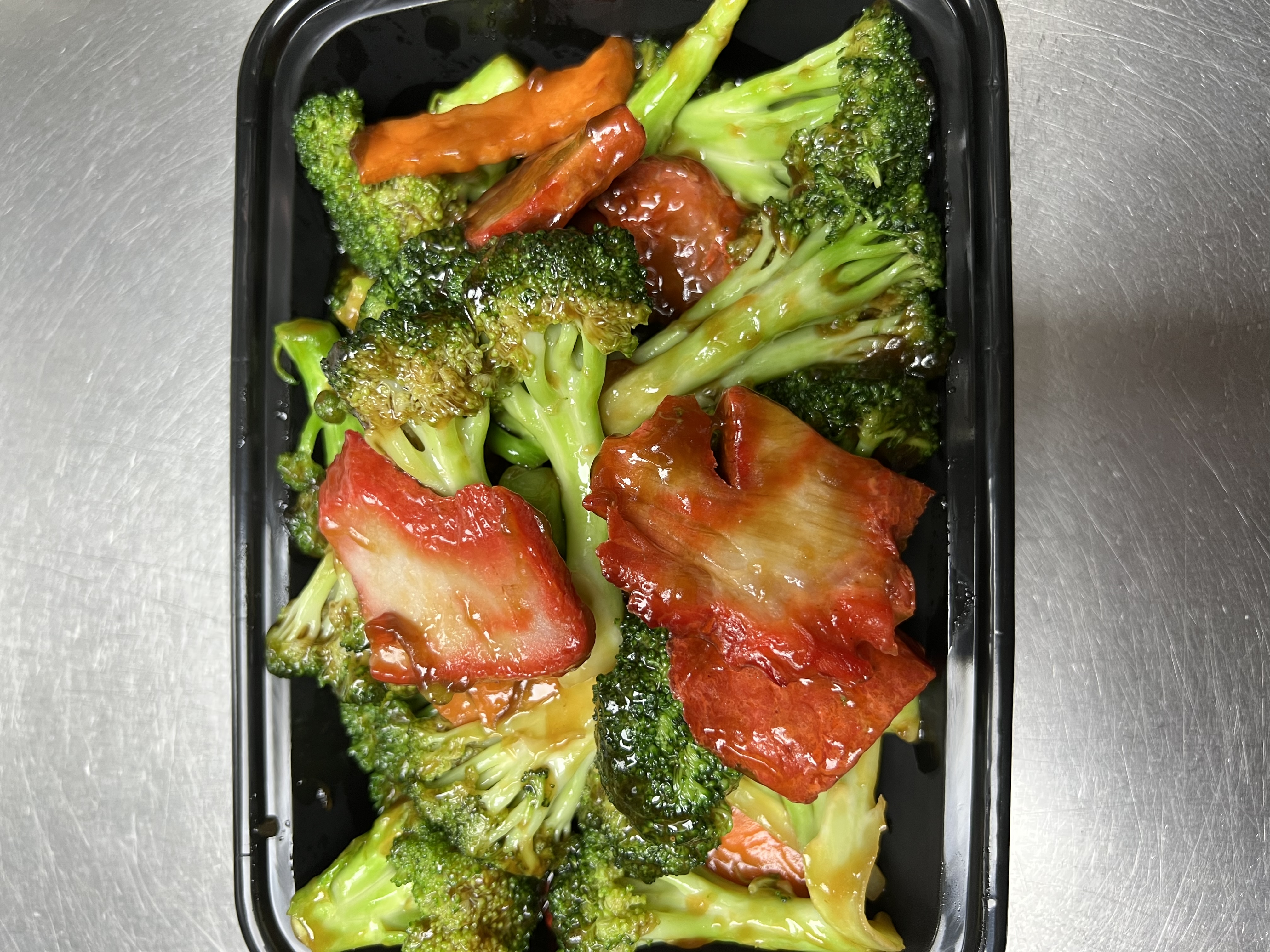 Order 68. Roast Pork with Broccoli food online from King Chef Chinese Restaurant store, West Haven on bringmethat.com